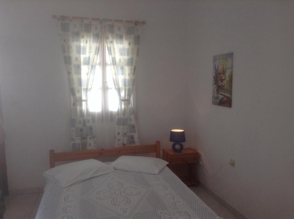 Irene Rooms Folegandros Island Bagian luar foto